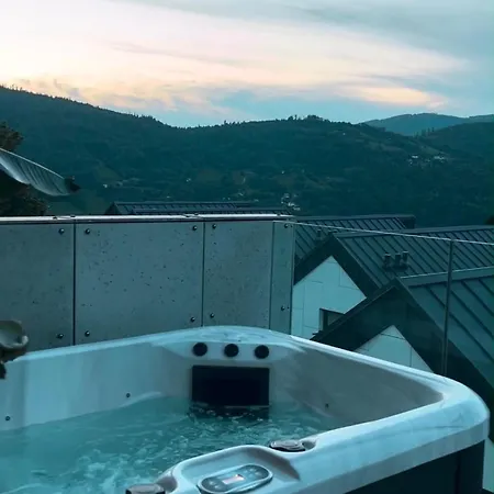 Hill M2 Luxury - Private Jacuzzi & Mountain View *