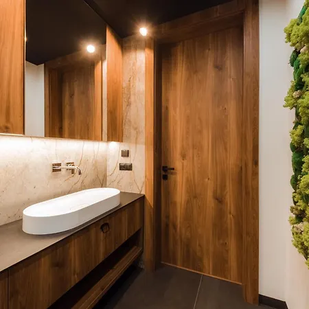 Hill M2 Luxury - Private Jacuzzi & Mountain View *